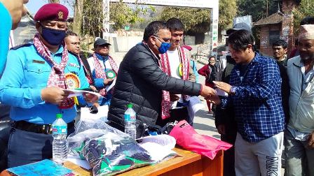 कोरोना भाइरस बिरुद्ध सचेतना शुरु, निशुल्क मास्क वितरण