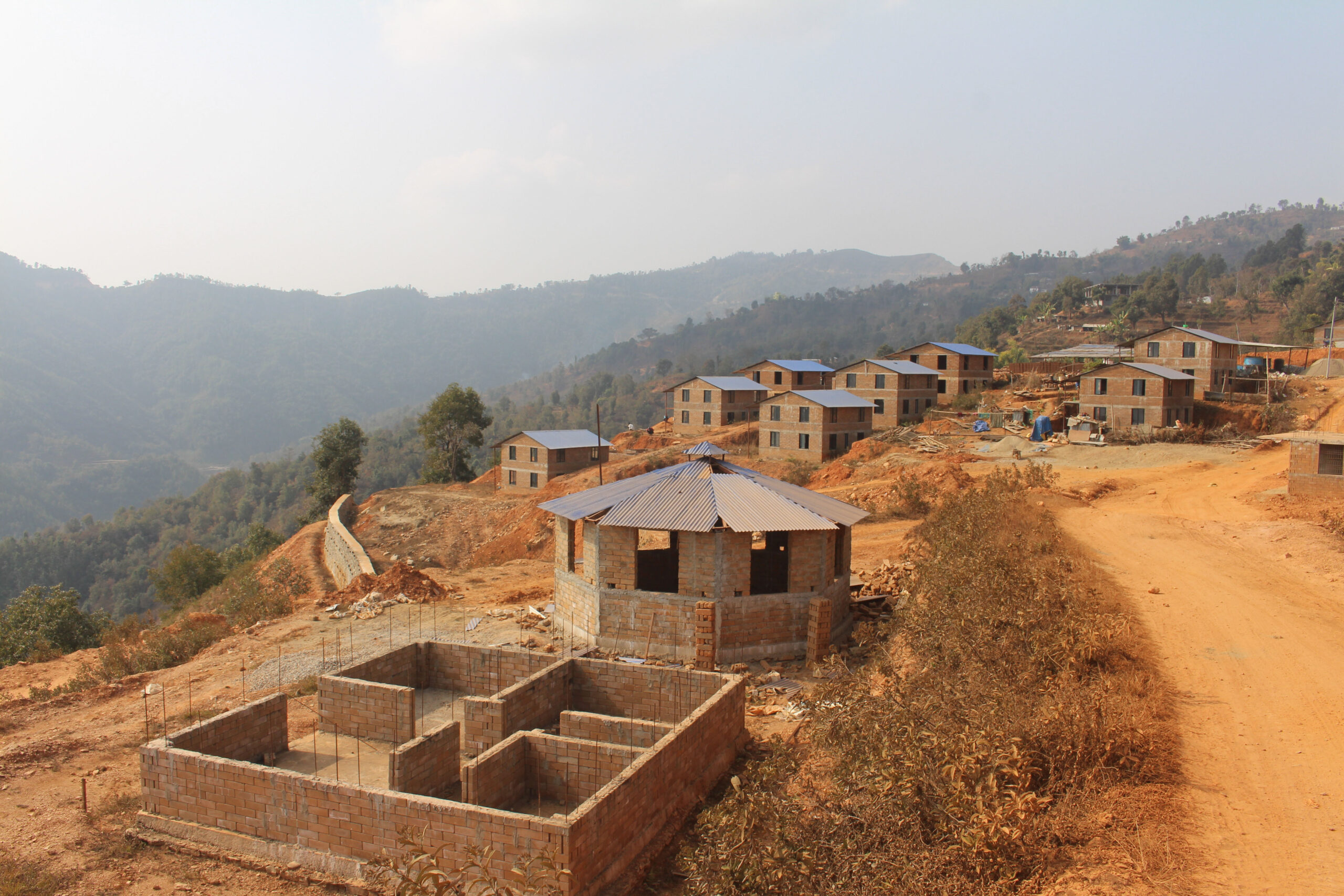 निर्माण सम्पन्न नहुँदै एकीकृत वस्तीमा सर्न थाले भूकम्पपीडित