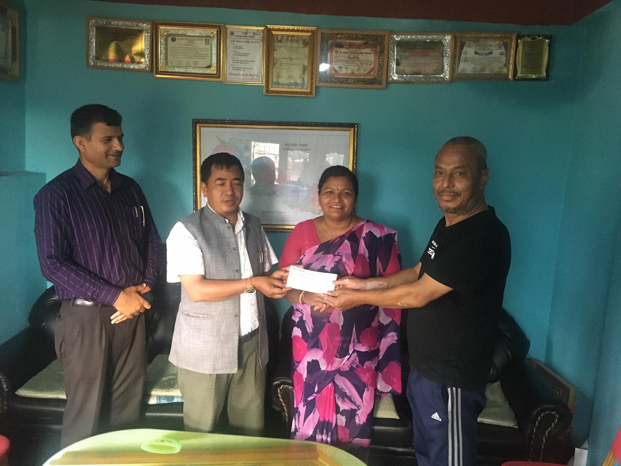 सिरानचोकले दियो मानव सेवा आश्रमलाइ १ लाख ५० हजार