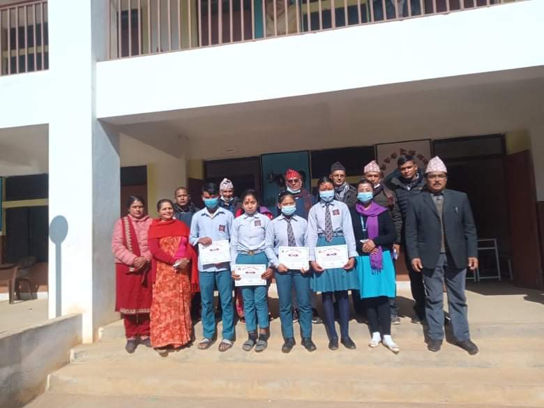 बिद्यालयलाई बिज्ञान सामग्री, बिद्यार्थीलाई छात्रवृत्ति
