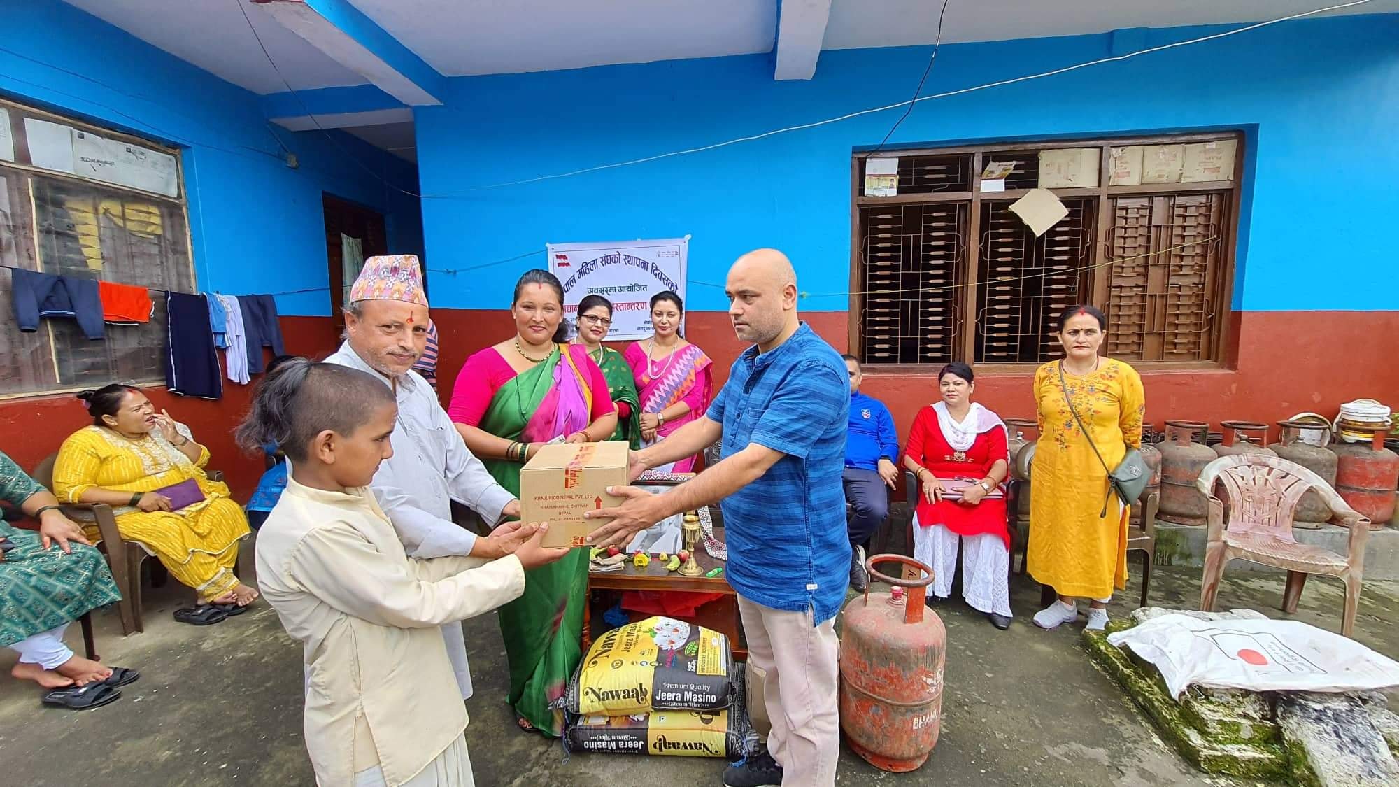 गुरुकुललाई खाद्यान्न सहयोग