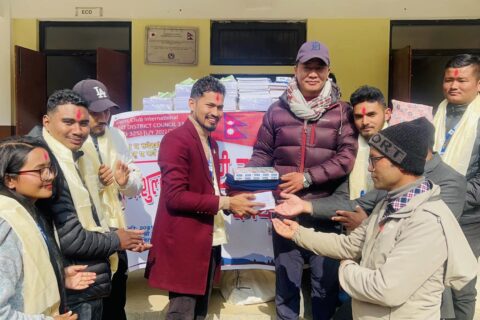 लियो क्लवद्धारा ६९ जना विद्यार्थीलाई न्यानो कपडा वितरण