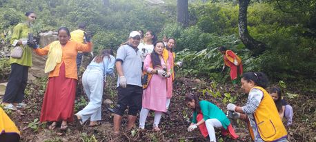 रानीवनमा वृक्षारोपण