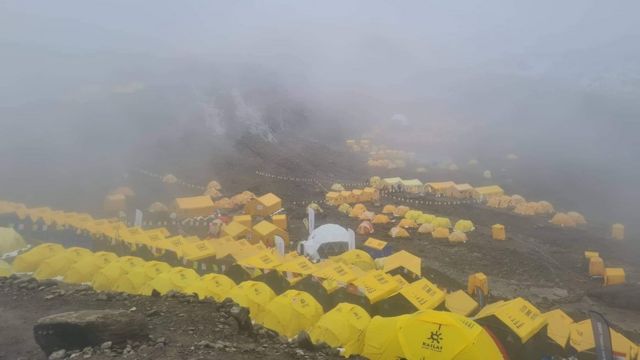 मनास्लु आधार शिविरमा चहलपहल
