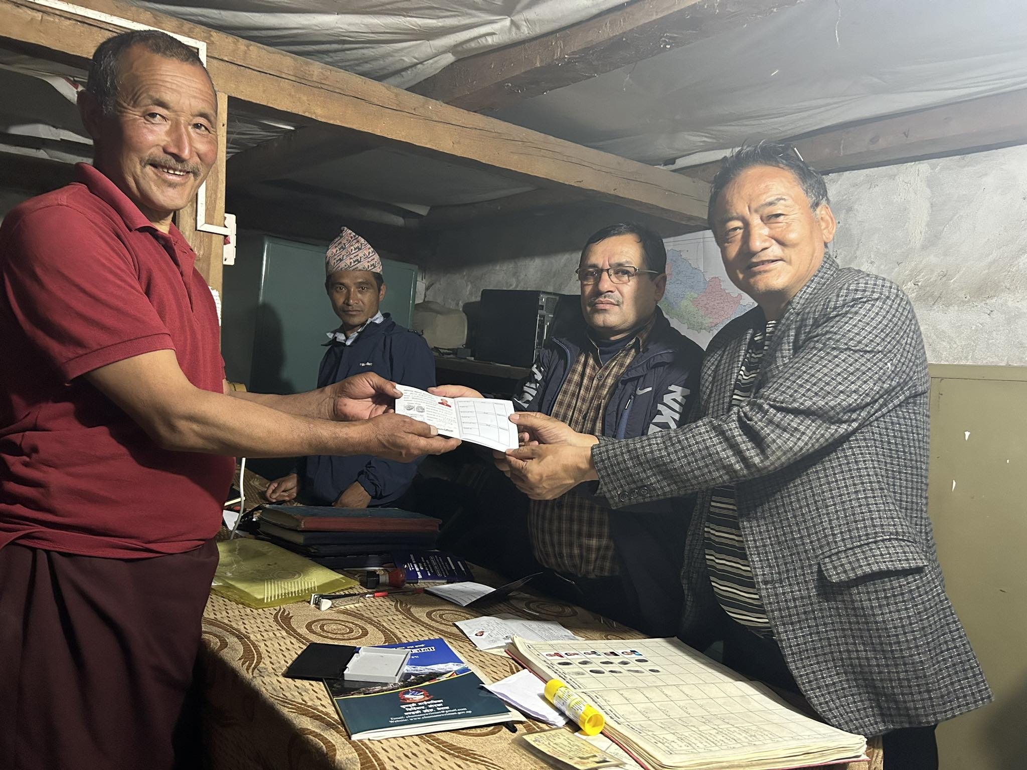 दुइ सय ४९ जनालाई वोडर पास वितरण
