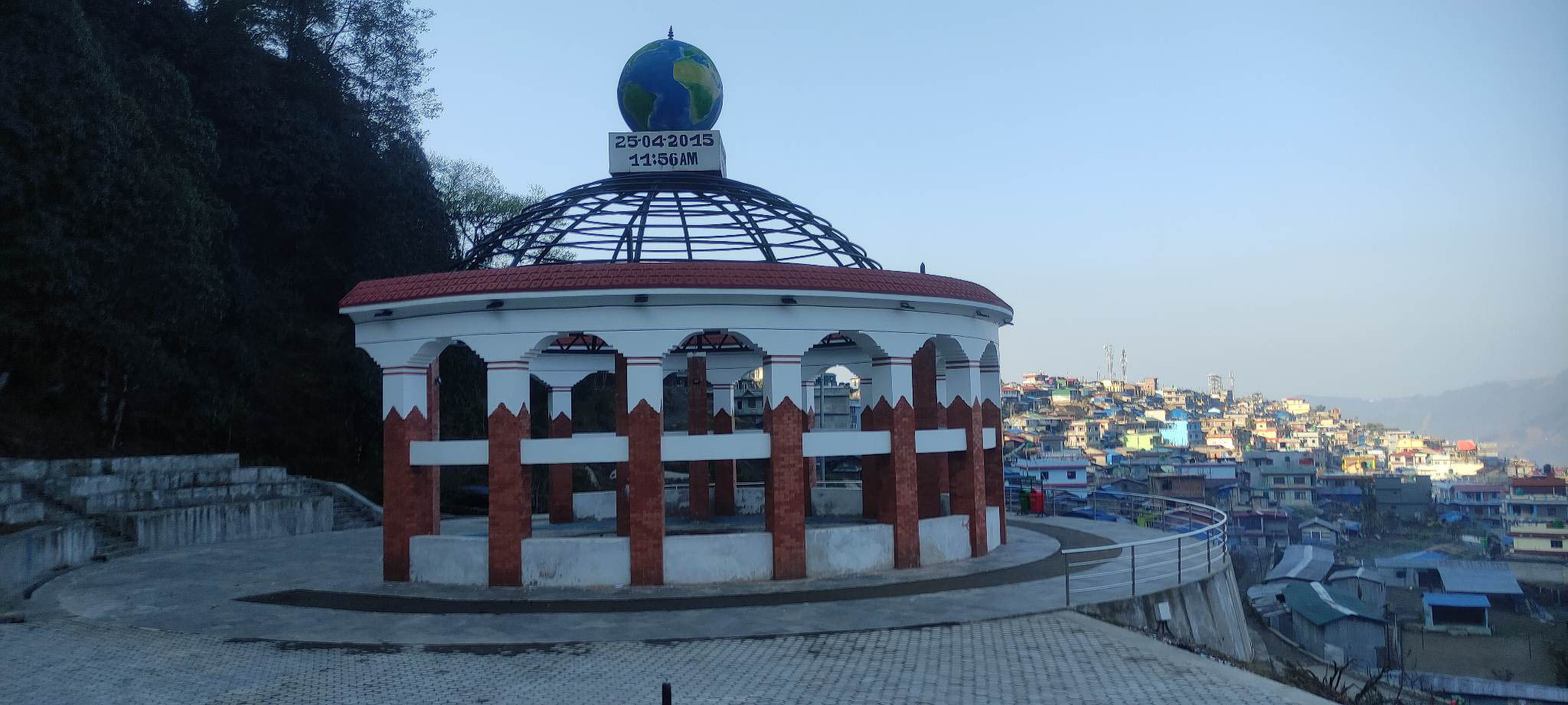 बारपाकमा निर्माणधिन स्मृति स्तभ्भको काम रोकियो