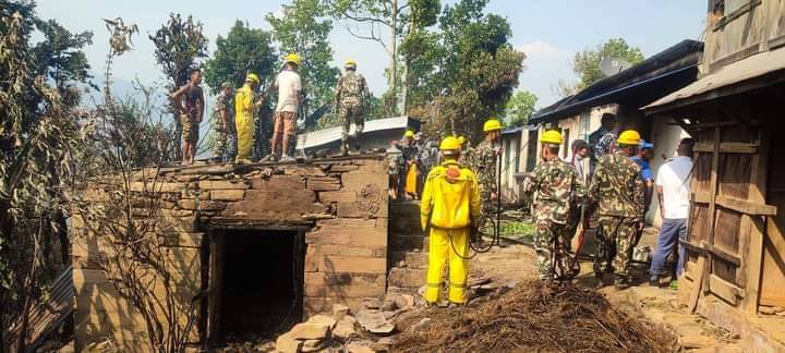 आगोलागीले घर र गोठमा क्षती