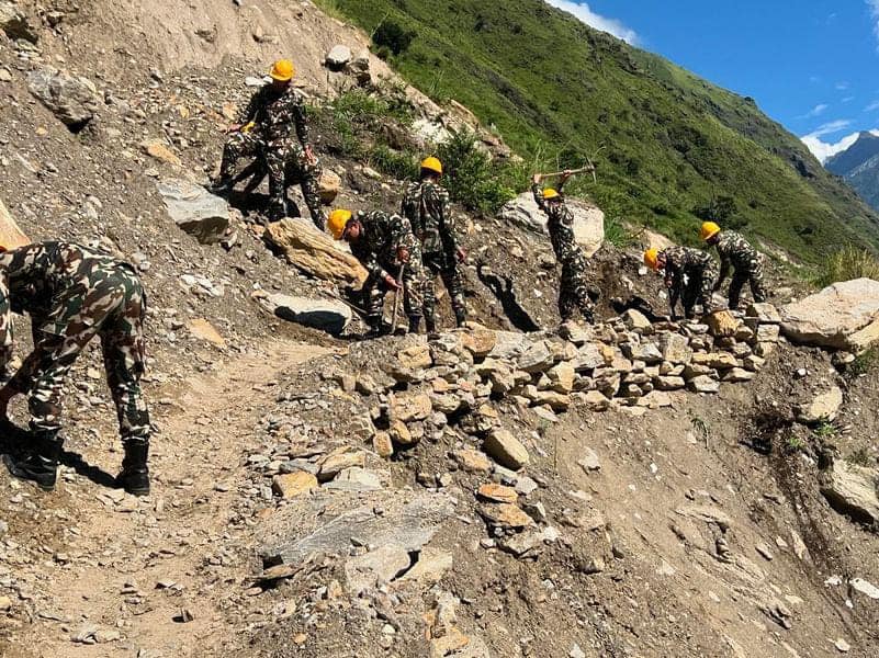 लार्के सडक दुई महिना देखि अवरुद्ध