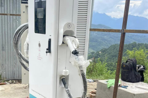 विद्युतिय सवारीका लागि चार्जिङ स्टेशन संचालन