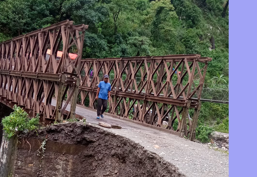 वाढीले माछाखोलाको वेलिवृज जोखिममा, हलुका सवारी मात्र चलाउन आग्रह