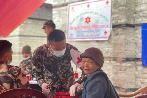 नेपाली सेनाले संचालन गरेको स्वास्थ्य शिविरबाट दुइ सय ३१ जना लाभान्वित