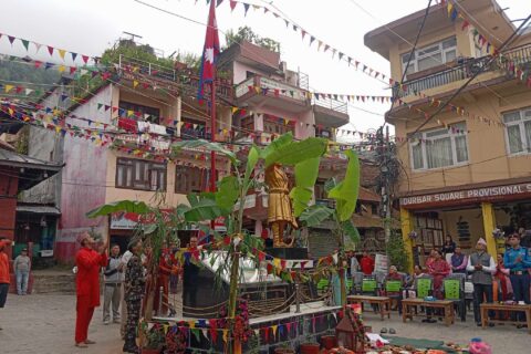 ठुलोआँगनको राष्ट्रिय झण्डाको झण्डोत्तलन