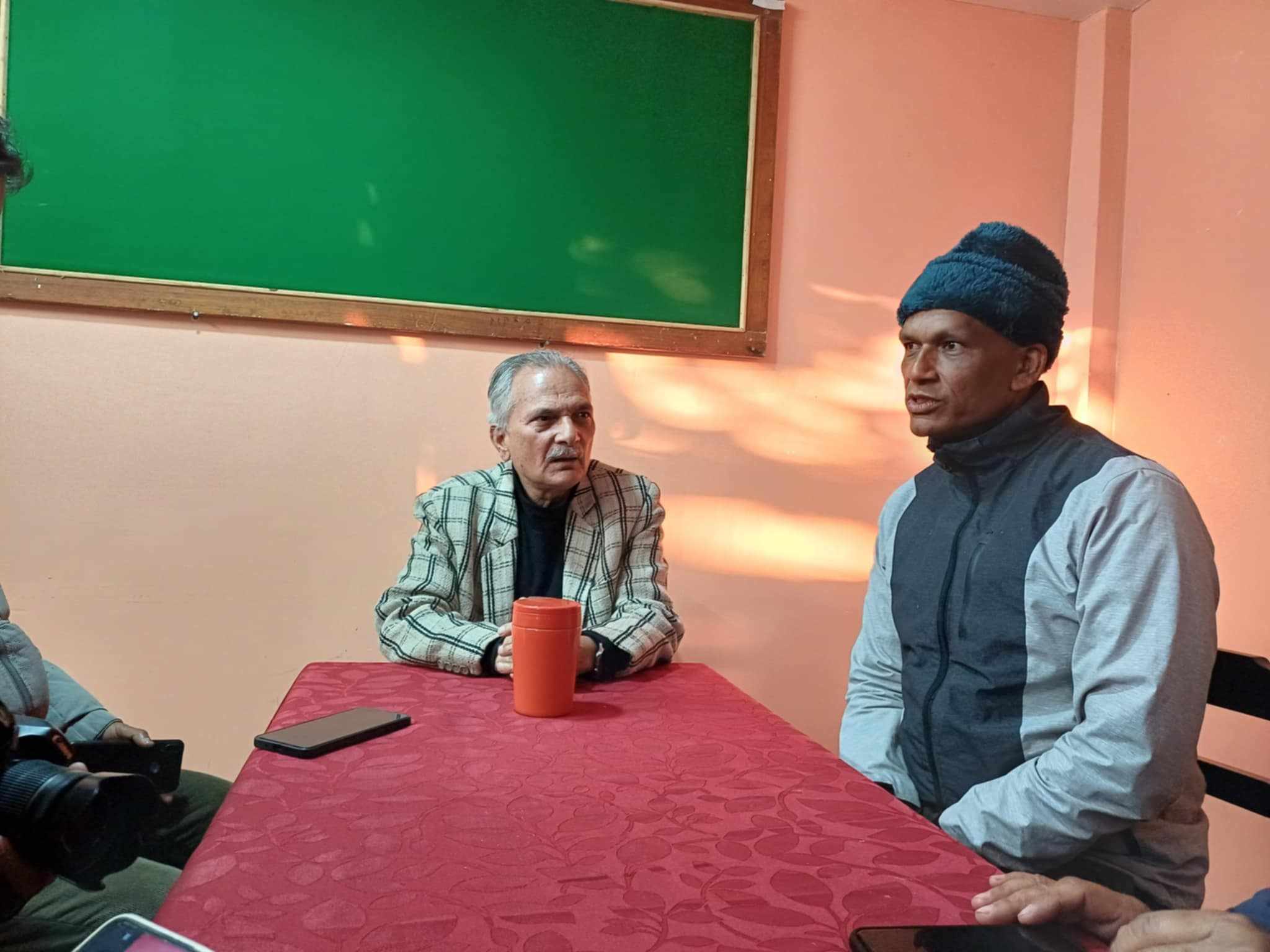 ठुला नेताबाट जिल्लाको विकासमा सहयोग भएनः भट्टराइ